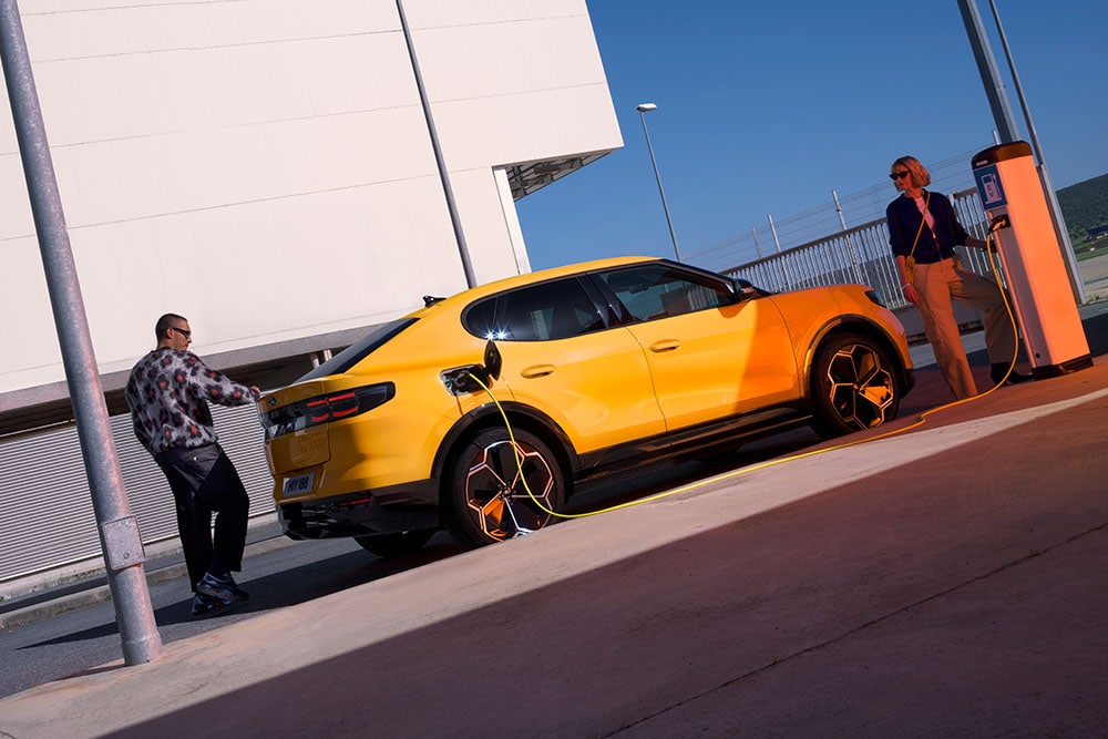 Ford Hybrid Electric Eu 26 CX740L PUBLIC CHARGING No Talent 2 3X2 1000X667