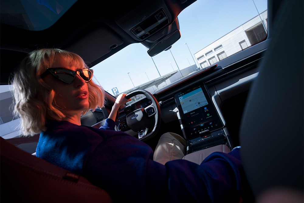 Ford Hybrid Electric Eu 11 CX740L TECHNOLOGY HERO POV 3X2 1000X667